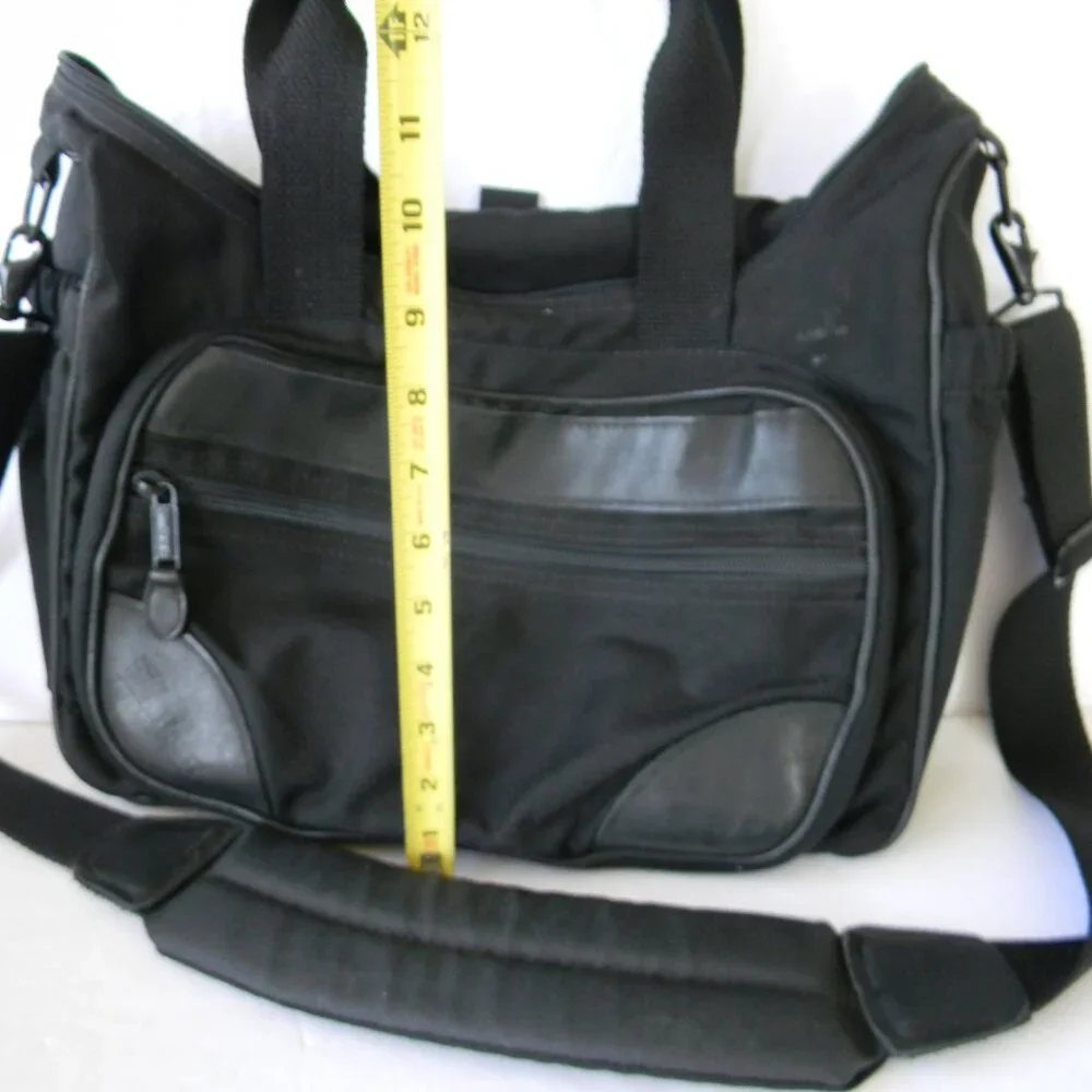 LL Bean BLACK Messenger Laptop Commuter Shoulder Bag Padded Organizer Pocket